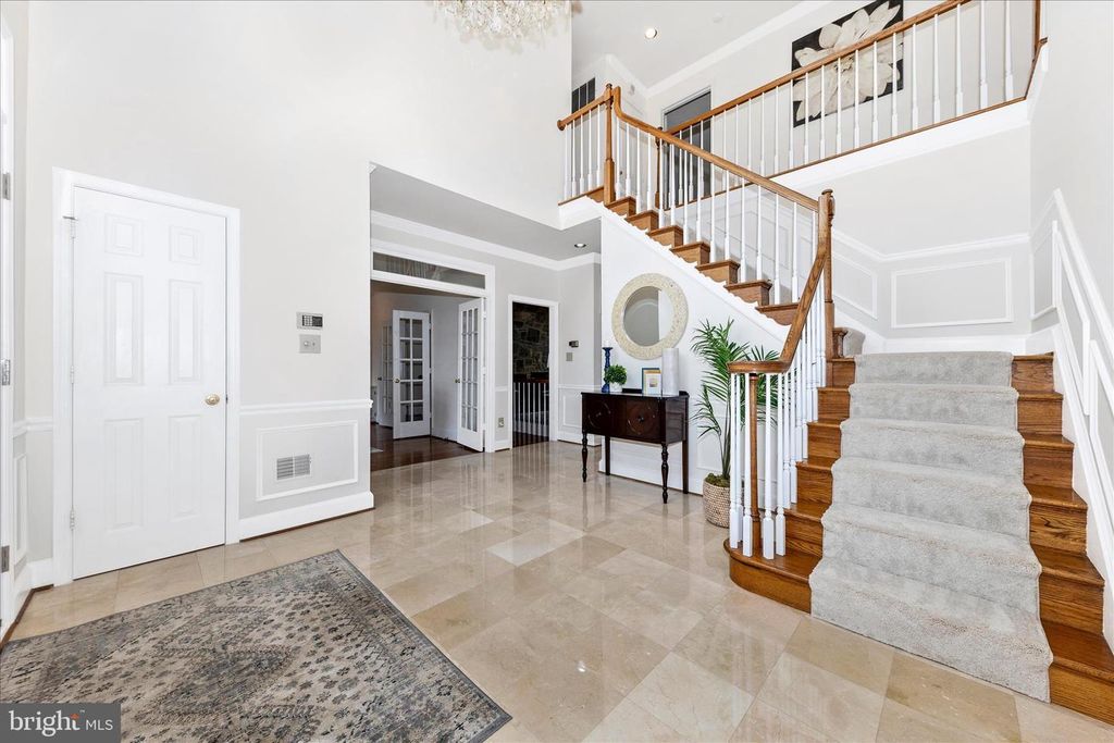 Image 7 of property listing at 18117 HAYLOFT DR, Derwood, MD 20855