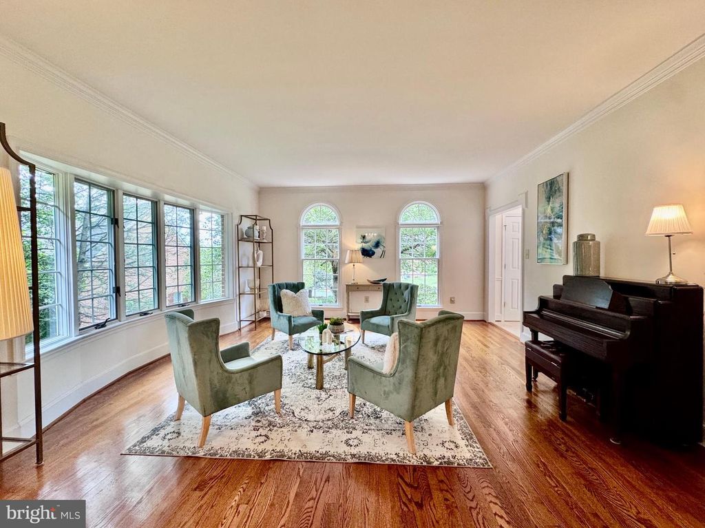 Image 9 of property listing at 18117 HAYLOFT DR, Derwood, MD 20855