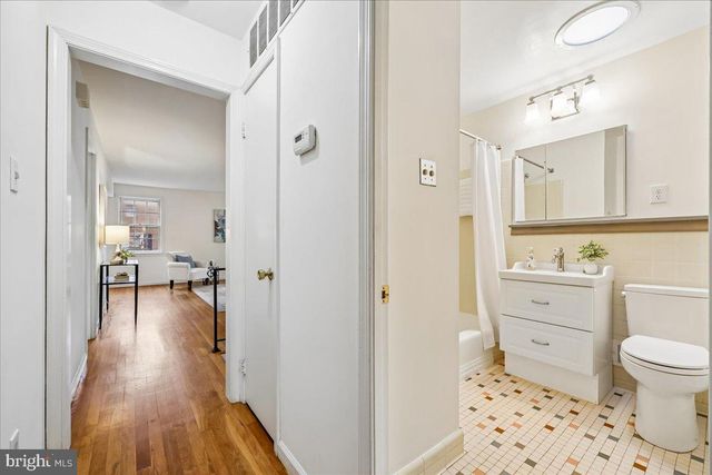627 CROCUS DR, Rockville, MD 20850