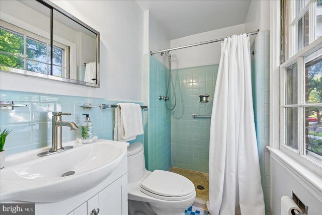 627 CROCUS DR, Rockville, MD 20850