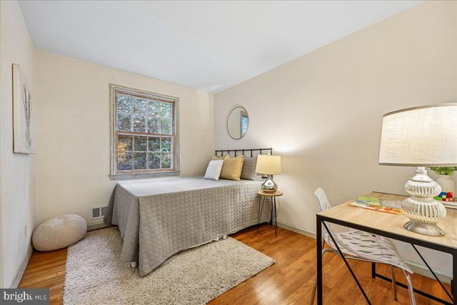 627 CROCUS DR, Rockville, MD 20850