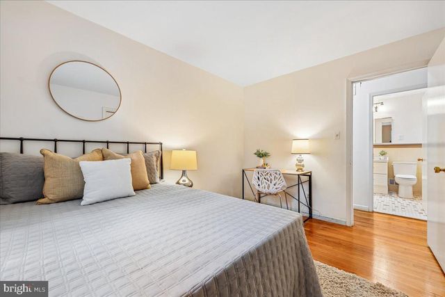 627 CROCUS DR, Rockville, MD 20850