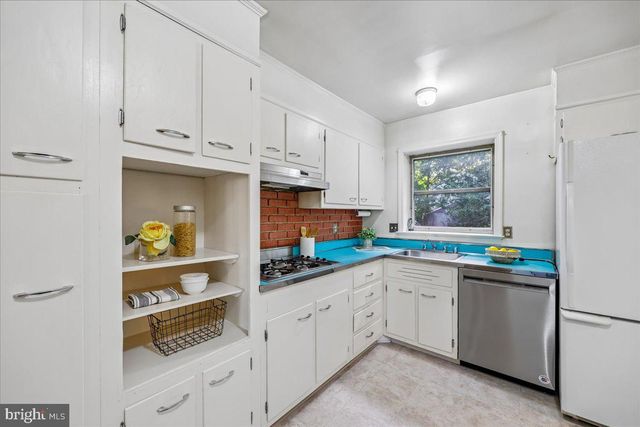 627 CROCUS DR, Rockville, MD 20850