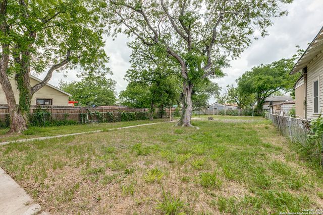 142 HELENA ST, San Antonio, TX 78204