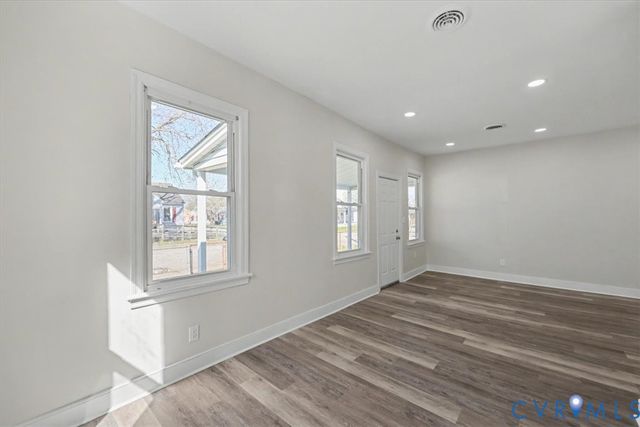 311 N 5th Ave, Hopewell, VA 23860