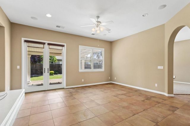 1933 Bunting Ln, Lincoln, CA 95648