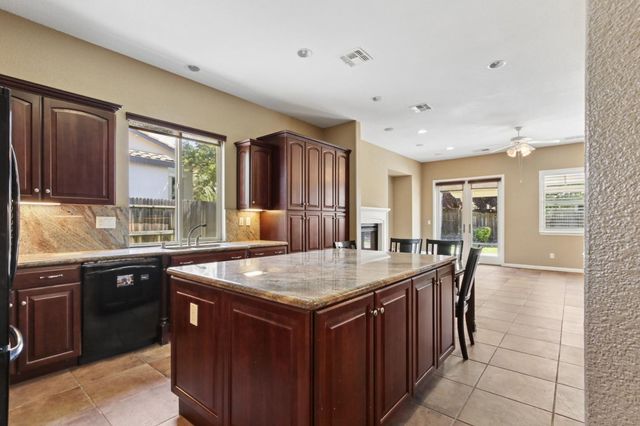 1933 Bunting Ln, Lincoln, CA 95648