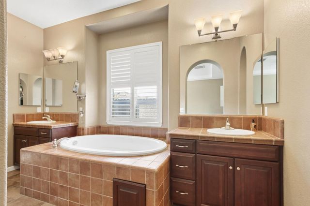 1933 Bunting Ln, Lincoln, CA 95648