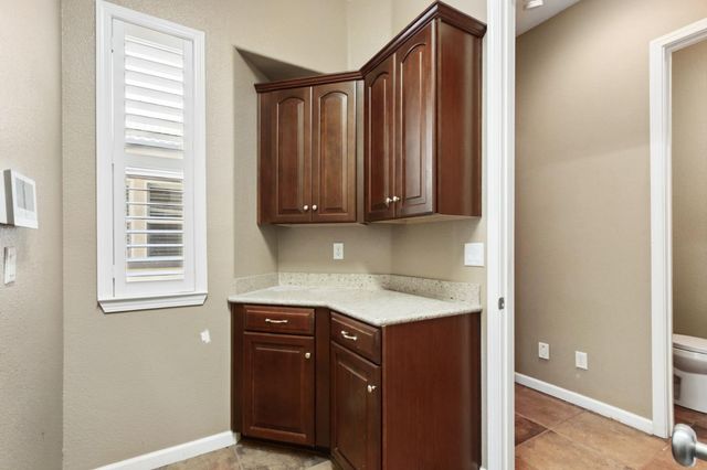 1933 Bunting Ln, Lincoln, CA 95648