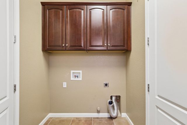1933 Bunting Ln, Lincoln, CA 95648