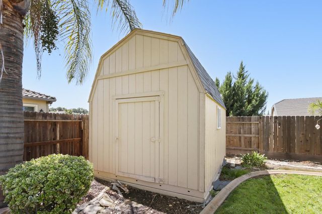 1933 Bunting Ln, Lincoln, CA 95648