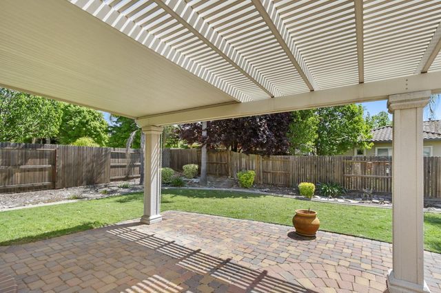 1933 Bunting Ln, Lincoln, CA 95648