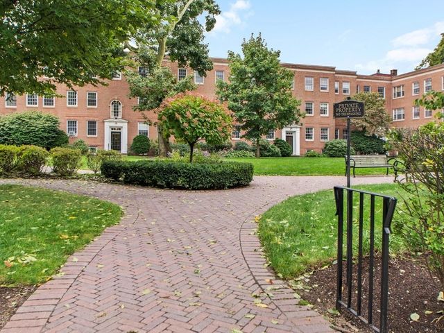 46 Browne St 5, Brookline, MA 02446