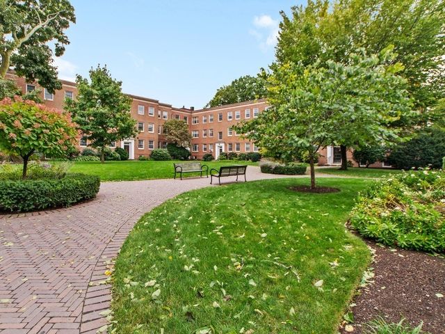 46 Browne St 5, Brookline, MA 02446
