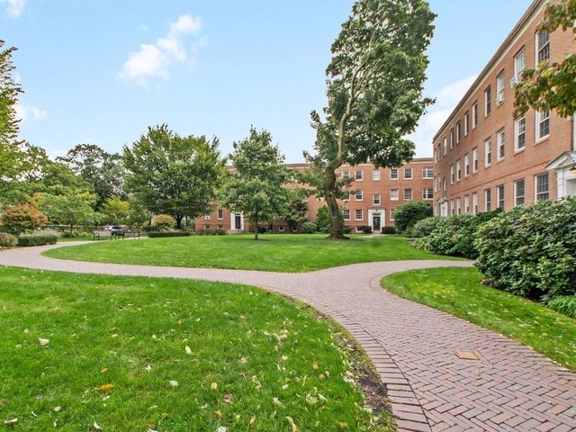 46 Browne St 5, Brookline, MA 02446