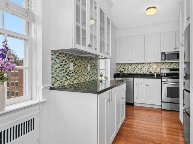 46 Browne St 5, Brookline, MA 02446