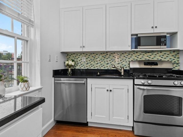 46 Browne St 5, Brookline, MA 02446