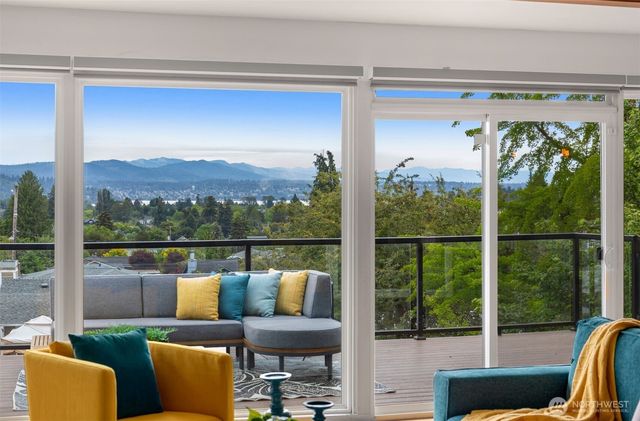 3511 S Thistle Street, Seattle, WA 98118