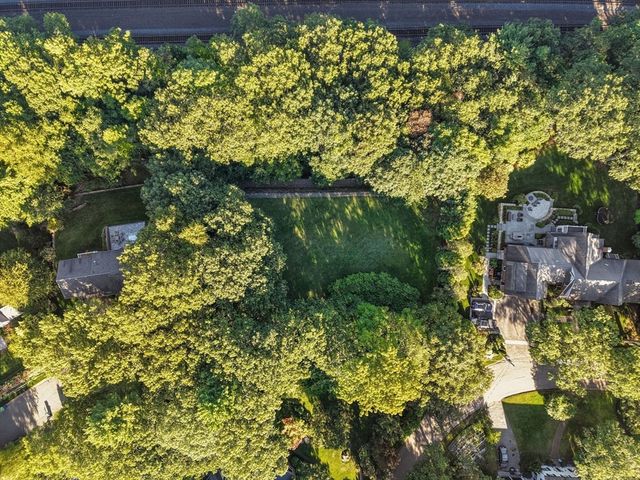 33 Boulder Rd, Wellesley, MA 02481