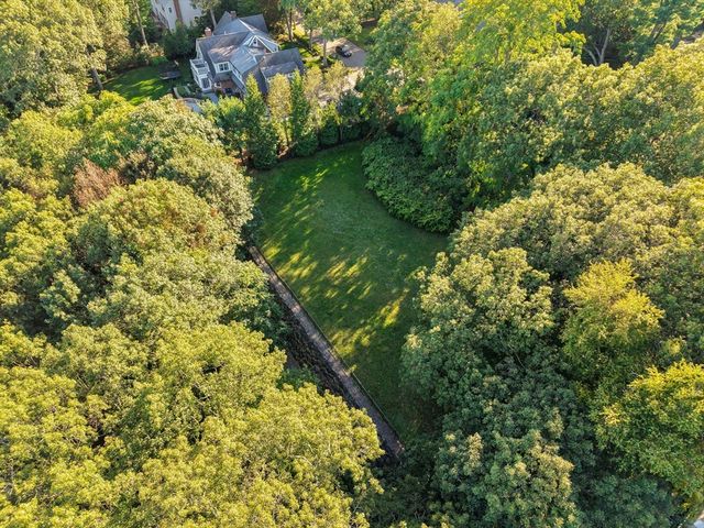 33 Boulder Rd, Wellesley, MA 02481