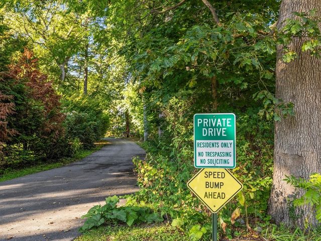 33 Boulder Rd, Wellesley, MA 02481