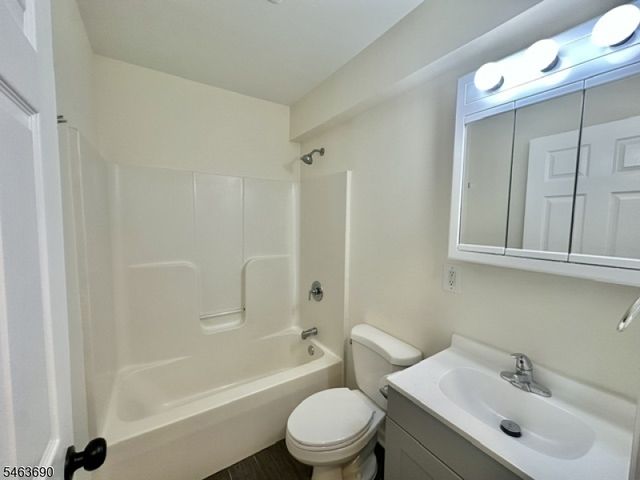 80 Main St, East Brunswick Twp., NJ 08816