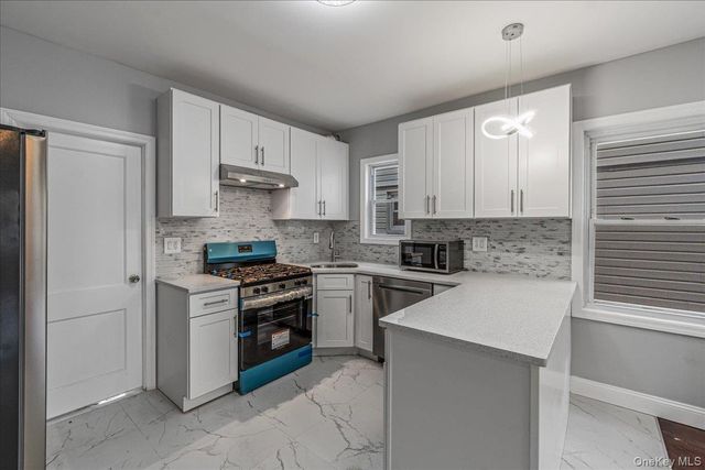 8925 201st Street, Hollis, NY 11423