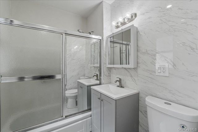 8925 201st Street, Hollis, NY 11423