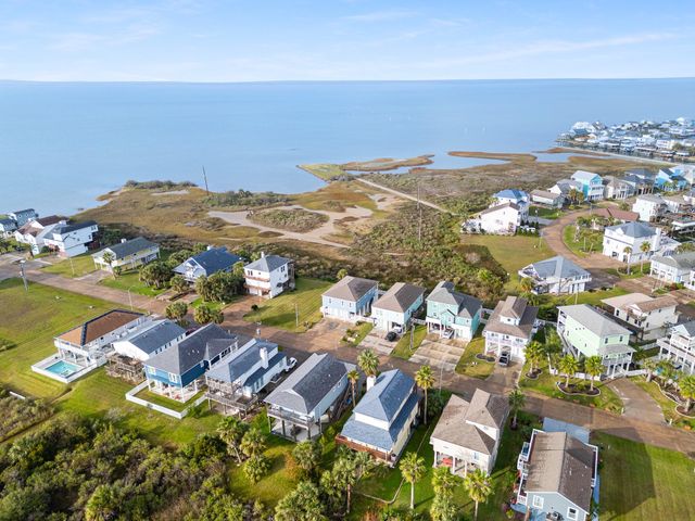 22520 Bay Point Drive, Galveston, TX 77554