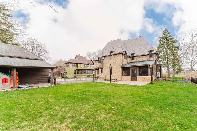 1361 WASHINGTON AVENUE, Oshkosh, WI 54901