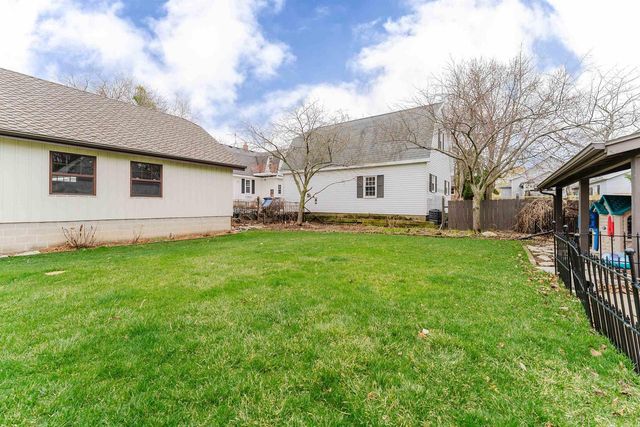 1361 WASHINGTON AVENUE, Oshkosh, WI 54901