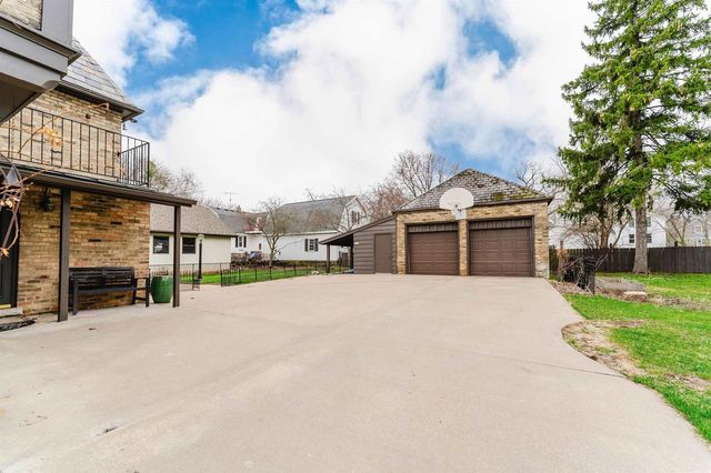 1361 WASHINGTON AVENUE, Oshkosh, WI 54901