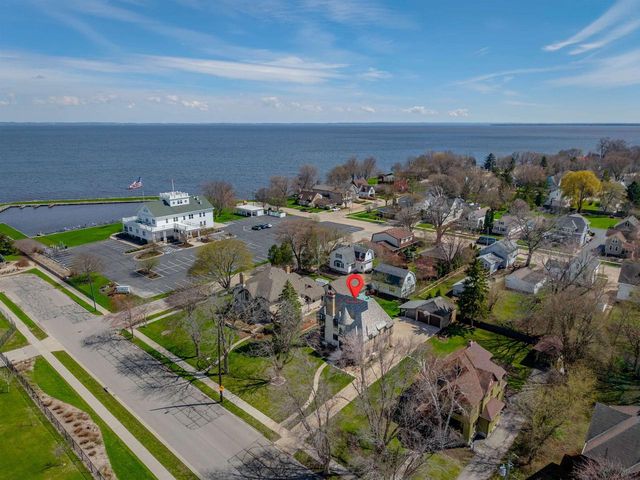 1361 WASHINGTON AVENUE, Oshkosh, WI 54901