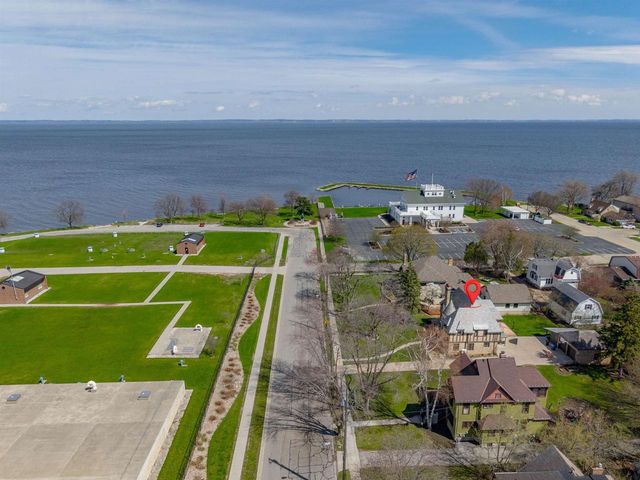 1361 WASHINGTON AVENUE, Oshkosh, WI 54901
