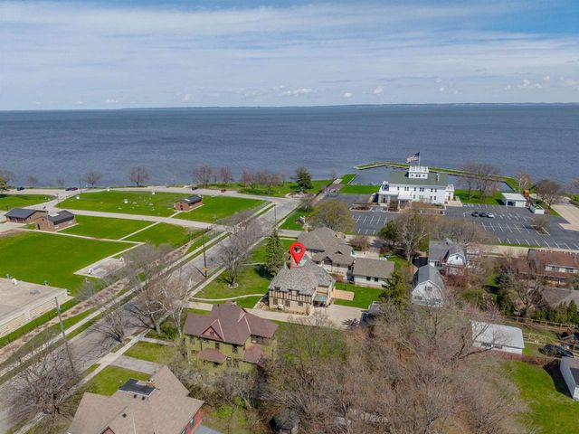1361 WASHINGTON AVENUE, Oshkosh, WI 54901