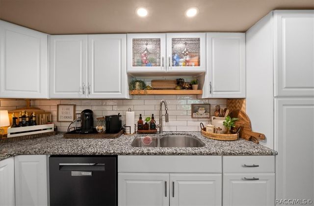 905 & 835 N McGowan Avenue, Crystal River, FL 34429