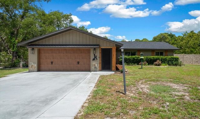 905 & 835 N McGowan Avenue, Crystal River, FL 34429
