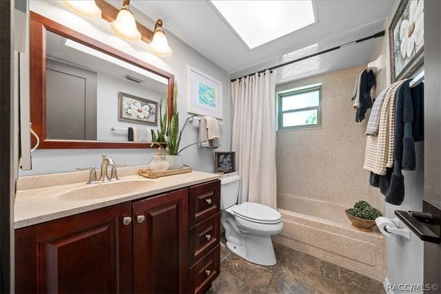 905 & 835 N McGowan Avenue, Crystal River, FL 34429