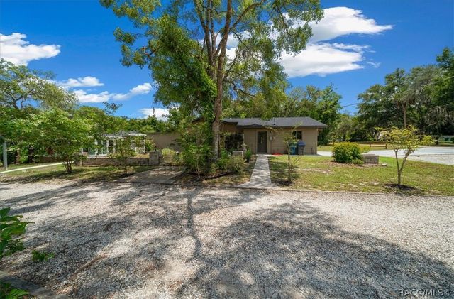 905 & 835 N McGowan Avenue, Crystal River, FL 34429