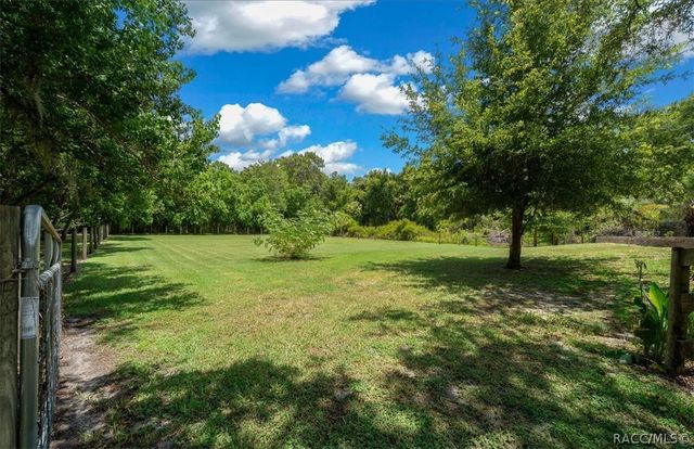 905 & 835 N McGowan Avenue, Crystal River, FL 34429