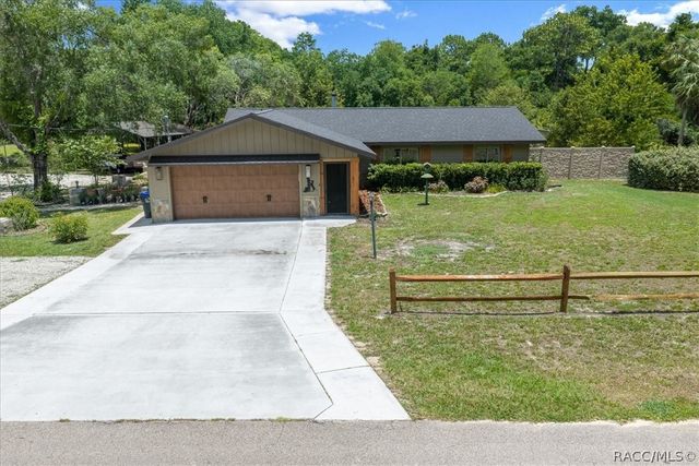 905 & 835 N McGowan Avenue, Crystal River, FL 34429