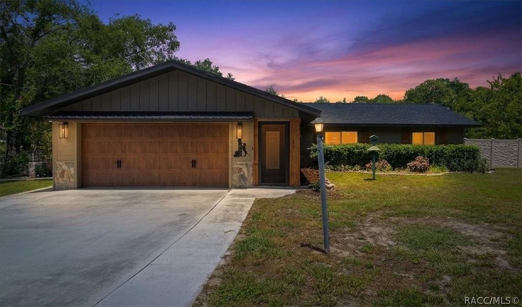 905 & 835 N McGowan Avenue, Crystal River, FL 34429