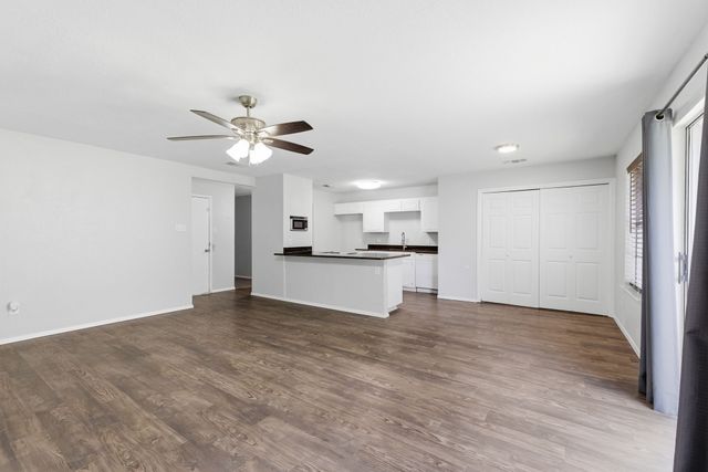 5725 Macneill Drive, Haltom City, TX 76148