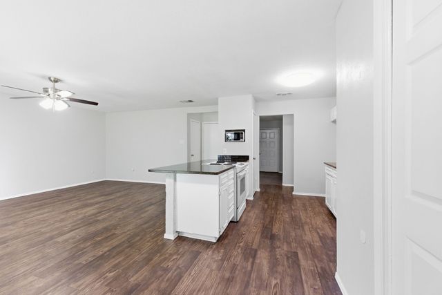 5725 Macneill Drive, Haltom City, TX 76148