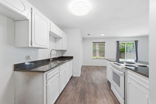 5725 Macneill Drive, Haltom City, TX 76148