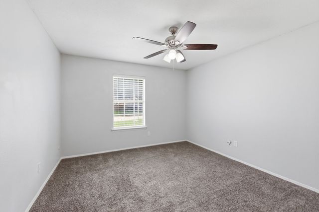 5725 Macneill Drive, Haltom City, TX 76148