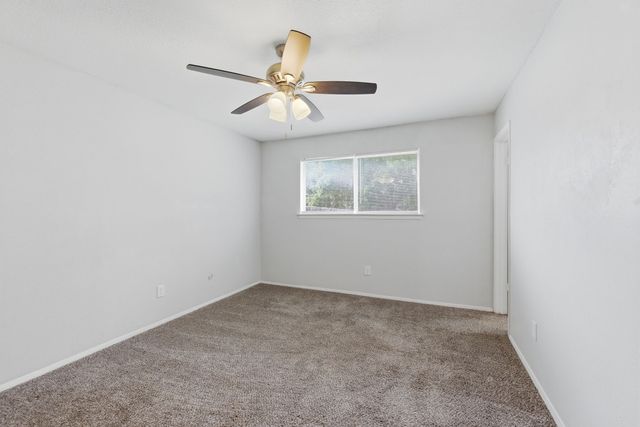 5725 Macneill Drive, Haltom City, TX 76148