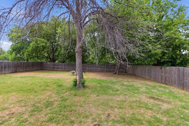 5725 Macneill Drive, Haltom City, TX 76148