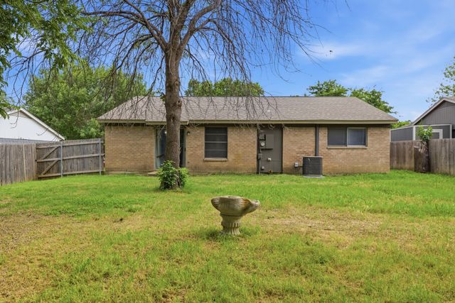5725 Macneill Drive, Haltom City, TX 76148
