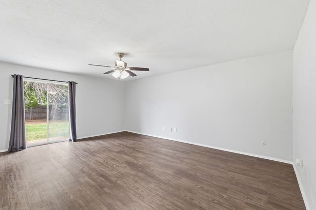 5725 Macneill Drive, Haltom City, TX 76148
